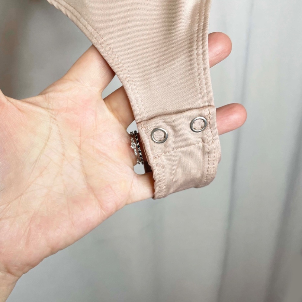 Nude Sleeveless Bodysuit - Picture 5 of 6